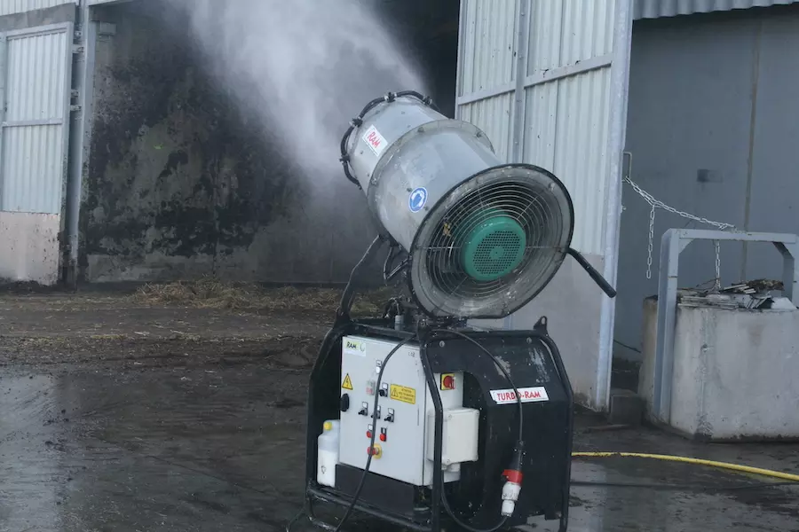 Dispersion de vapeur sèche pour traiter les odeurs