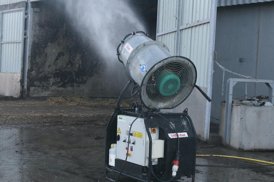 Dispersion de vapeur sèche pour traiter les odeurs
